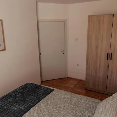 Wellnest Self Check-in & Parking I Moderan, Miran Radni Kutak *