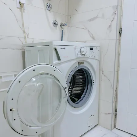 Wellnest Self Check-in & Parking I Moderan, Miran Radni Kutak * Ni