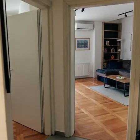 Wellnest Self Check-in & Parking I Moderan, Miran Radni Kutak *