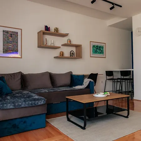 شقة Wellnest Self Check-in & Parking I Moderan, Miran Radni Kutak Ni