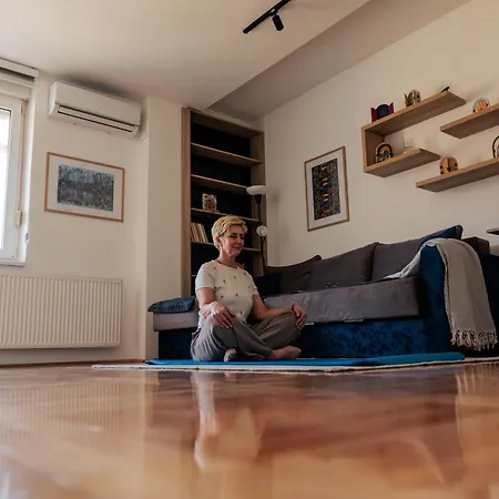 Wellnest Self Check-in & Parking I Moderan, Miran Radni Kutak